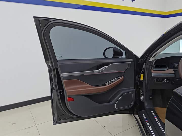 Lincoln Z (Zephyr) 2024 2024款 2.0T 两驱尊尚混动版