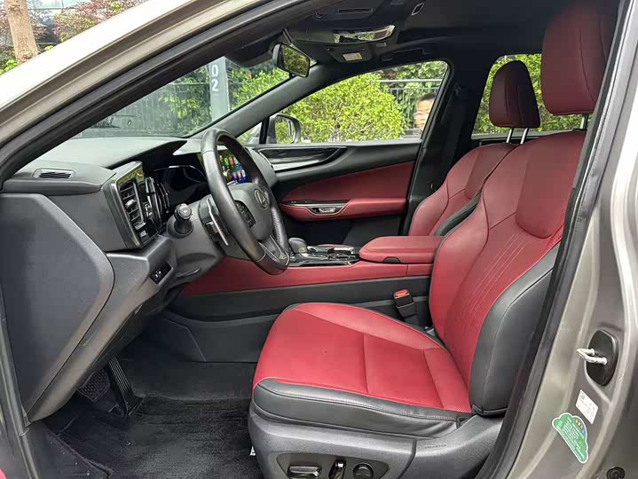 Фото 4 - Lexus NX