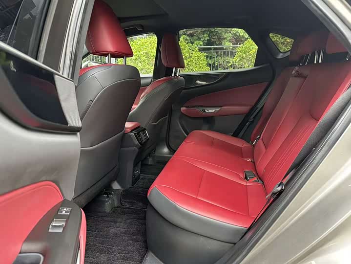 Фото 5 - Lexus NX