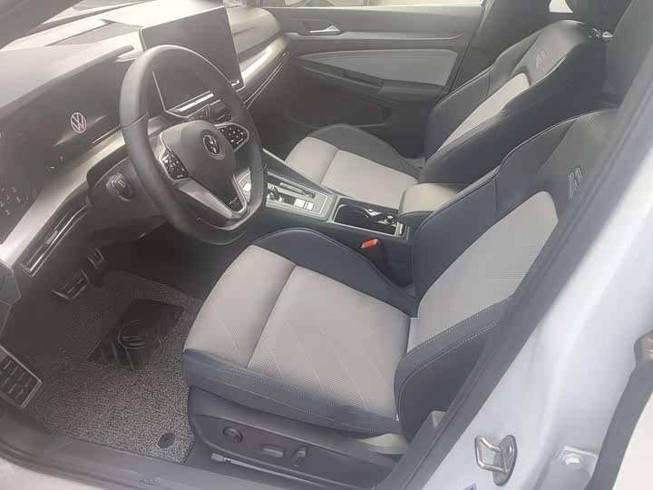 Фото 4 - Volkswagen Golf