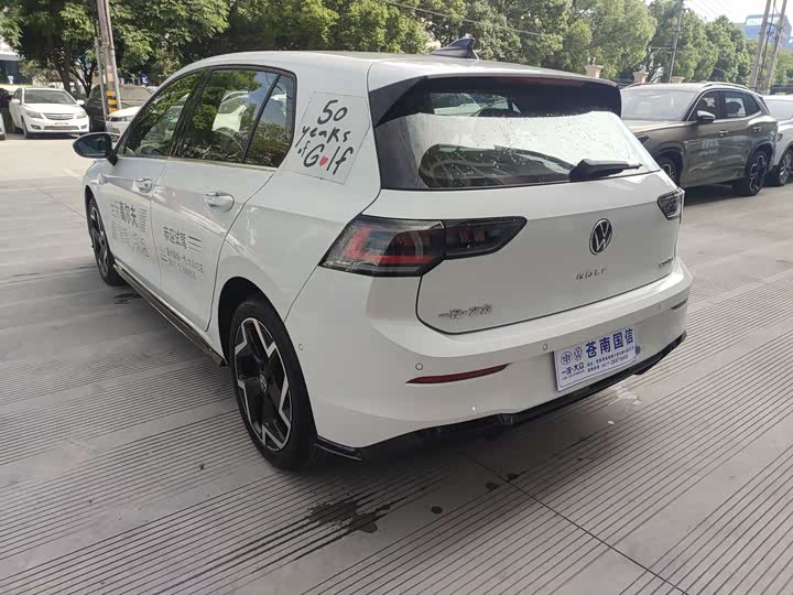 Фото 8 - Volkswagen Golf