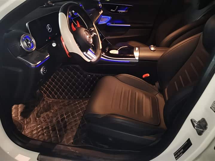 Фото 9 - Mercedes-Benz C-Class