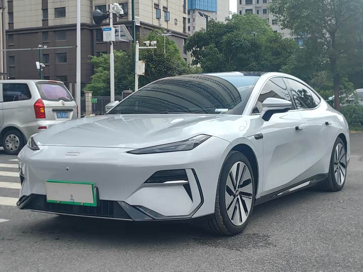 Geely Galaxy E8 2024 2024款 550km 后驱MAX