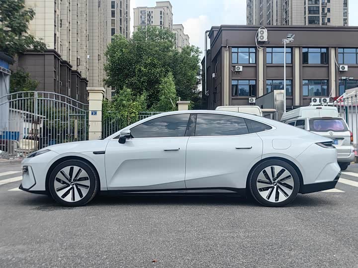 Geely Galaxy E8 2024 2024款 550km 后驱MAX