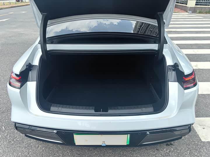 Geely Galaxy E8 2024 2024款 550km 后驱MAX