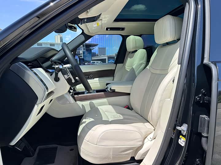 Photo 6 - Land Rover Range Rover