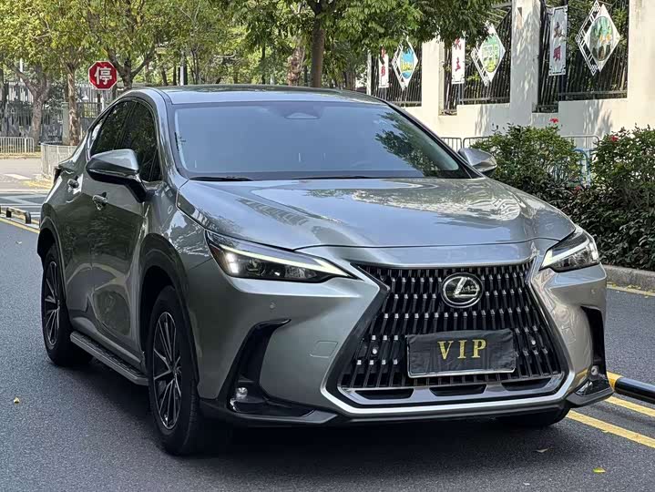 Photo 3 - Lexus NX