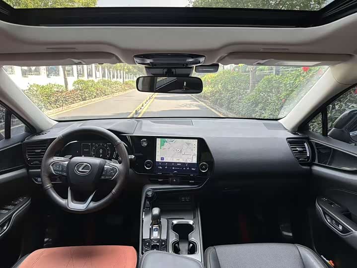 Photo 6 - Lexus NX
