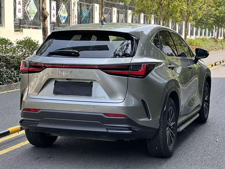 Photo 7 - Lexus NX