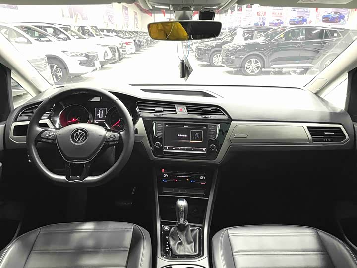 Volkswagen Touran L 2022 2022款 途安L 280TSI DSG拓界版 6座