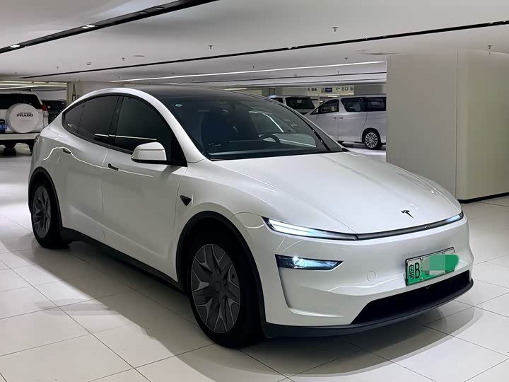 Photo 2 - Tesla Model Y