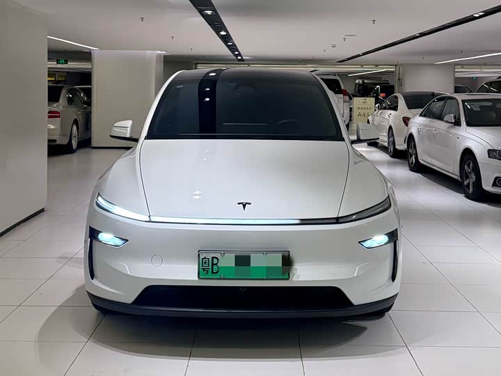 Photo 3 - Tesla Model Y