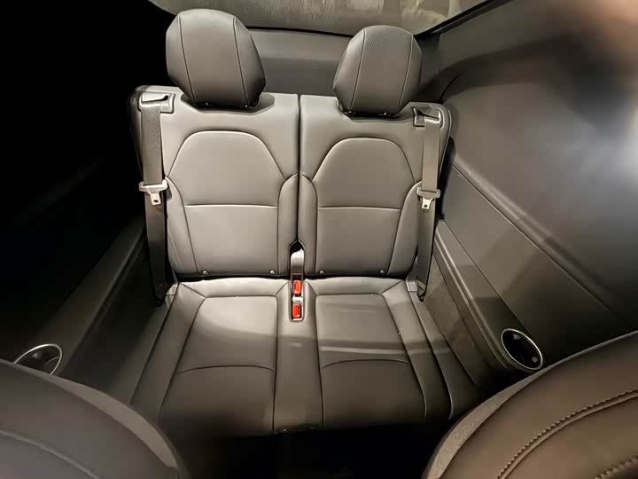 Photo 8 - Tesla Model Y
