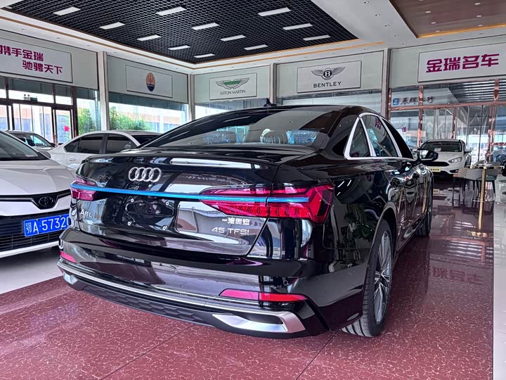 Audi A6L 2026 2026款 45 TFSI 臻选动感型