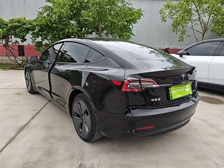 Photo 5 - Tesla Model 3