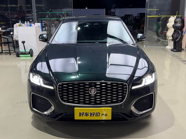 Photo 2 - Jaguar XF L
