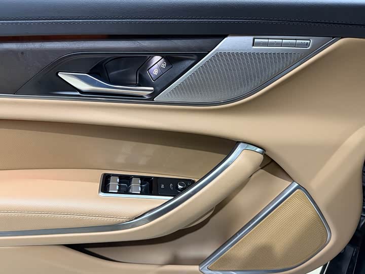 Photo 9 - Jaguar XF L