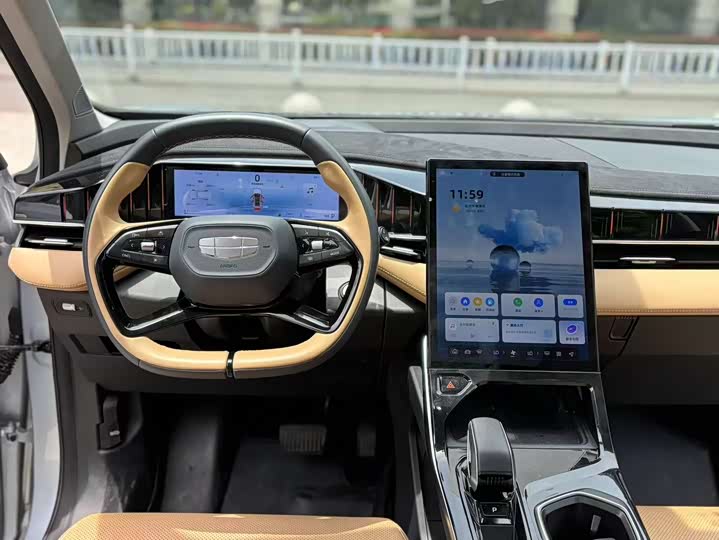 Фото 9 - Geely Atlas L