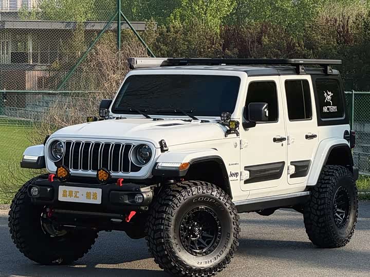 Jeep Wrangler 2024 2024款 2.0T 撒哈拉四门版