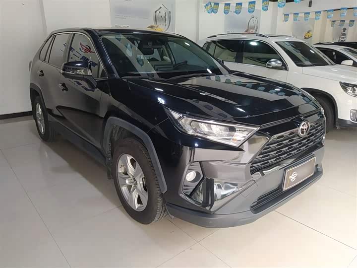 Фото 6 - Toyota RAV4