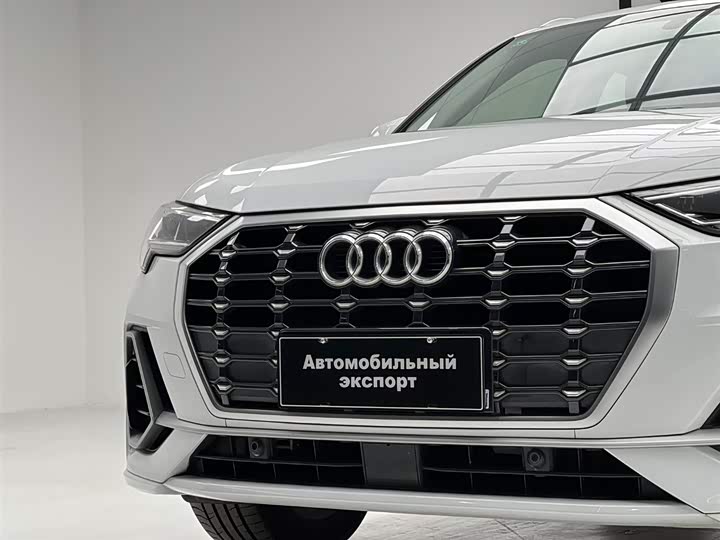 Фото 4 - Audi Q3