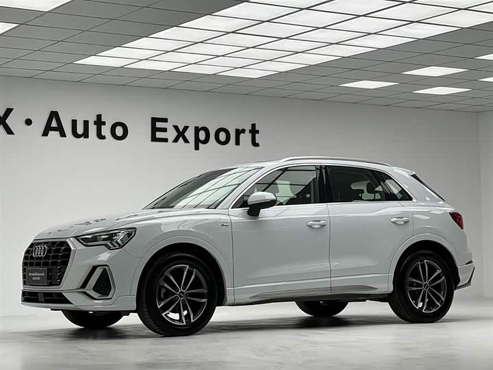 Фото 8 - Audi Q3
