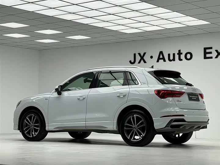 Фото 9 - Audi Q3