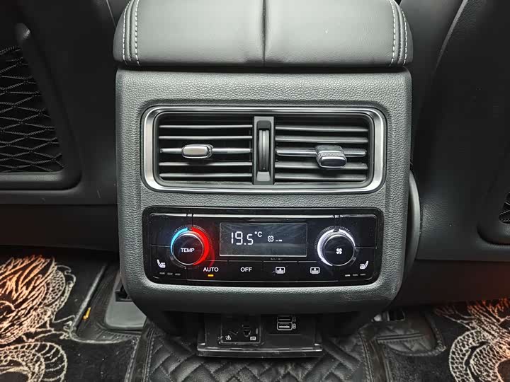 Hongqi HS7 2022 2022款 2.0T DCT两驱智联旗畅版 五座