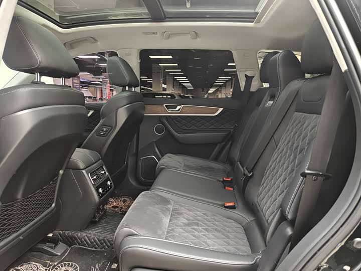 Hongqi HS7 2022 2022款 2.0T DCT两驱智联旗畅版 五座