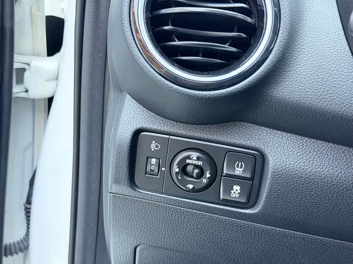 Kia Pegas 2020 2020款 改款 1.4L 自动舒适天窗版
