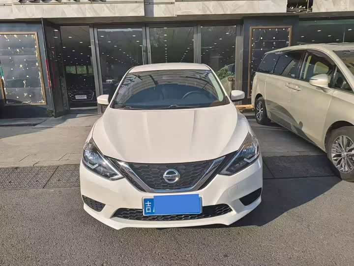 Фото 2 - Nissan Sylphy