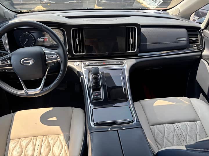 GAC Trumpchi M8 2021 2021款 改款 领秀系列 390T 豪华版