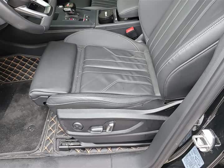 Zdjęcie 9 - Audi Q5L