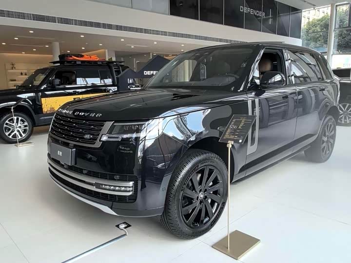 Land Rover Range Rover 2026 2026款 3.0 L6 400PS SE长轴版
