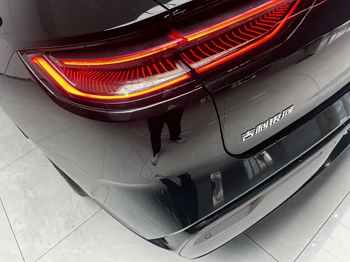 Geely Galaxy Starshine 8 EM-i 2025 2025款 130km EM-P 星舰版