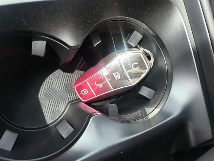 Фото 9 - BYD Qin L