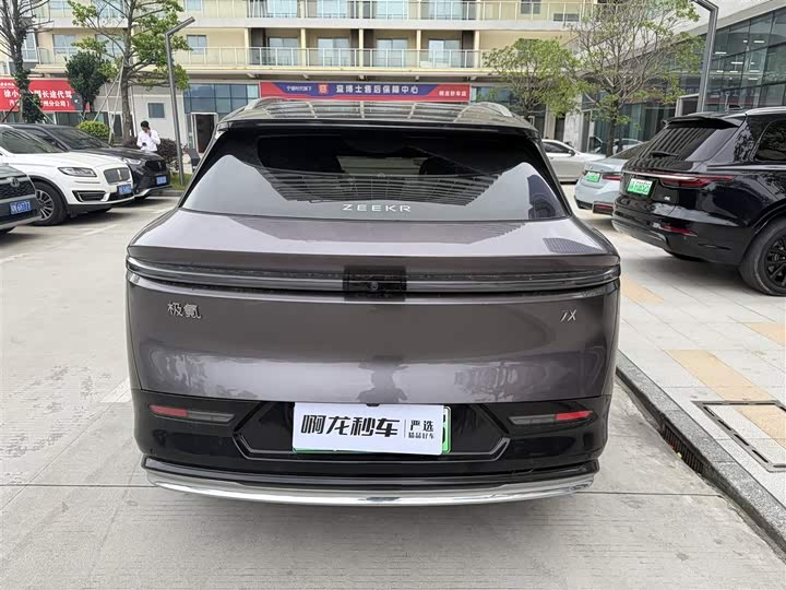 Zeekr 7X 2025 2025款 75kWh 后驱智驾版