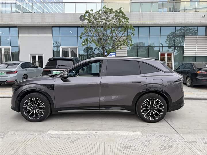 Zeekr 7X 2025 2025款 75kWh 后驱智驾版