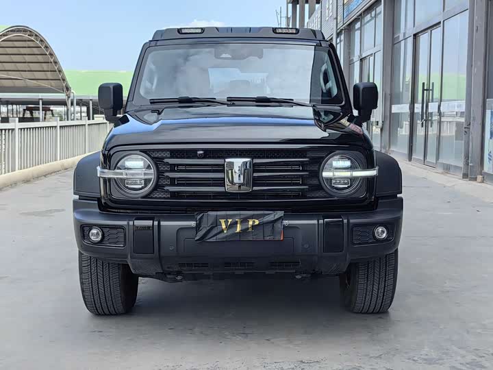 2025 Tank 300