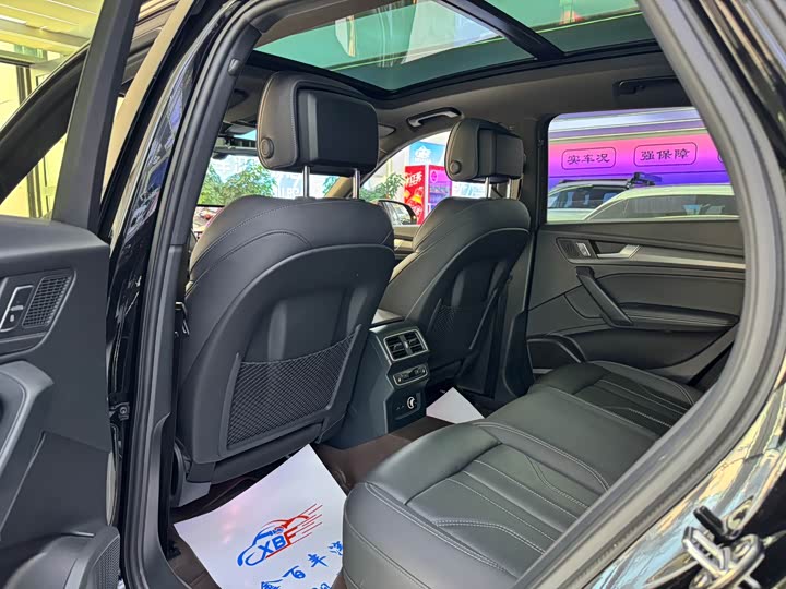 Фото 7 - Audi Q5L