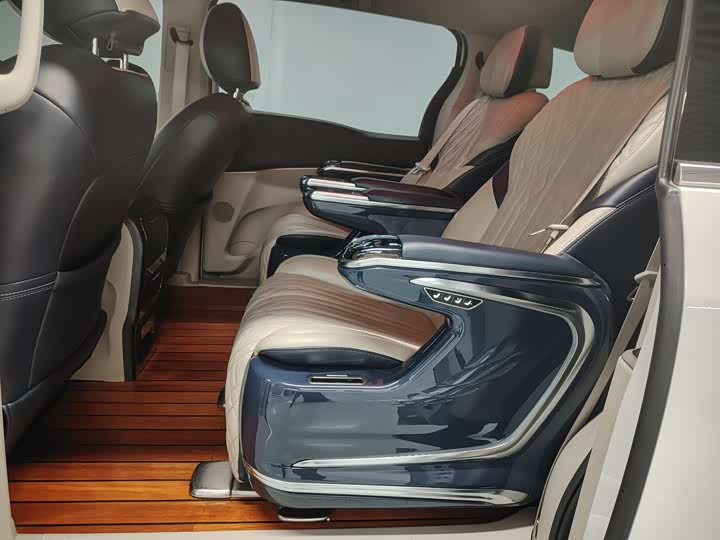 Buick GL8 ES 2021 2021款 陆上公务舱 652T 豪华型