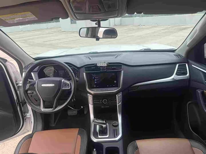Maxus T70 2020 2020款 2.0T汽油自动四驱舒享型长箱高底盘