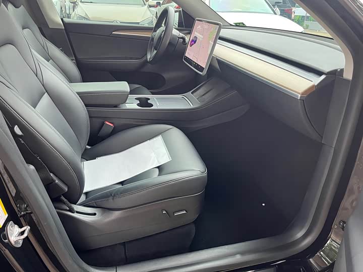 Фото 6 - Tesla Model Y