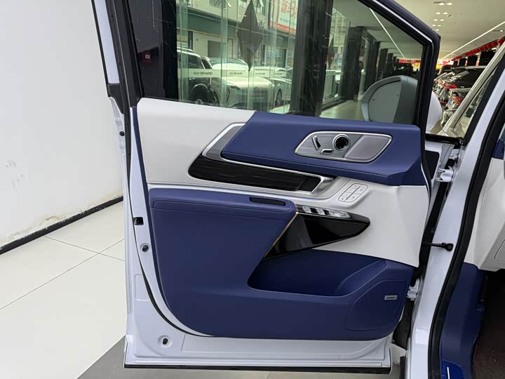 Buick GL8 Century 2025 2025款 2.0T 七座蕴世版