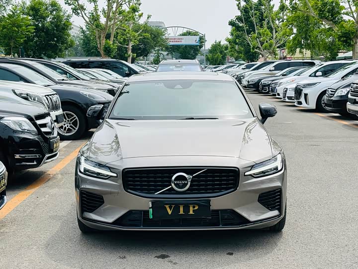Volvo S60 Hybrid 2021 2021款 T8 E驱混动 四驱智雅运动版