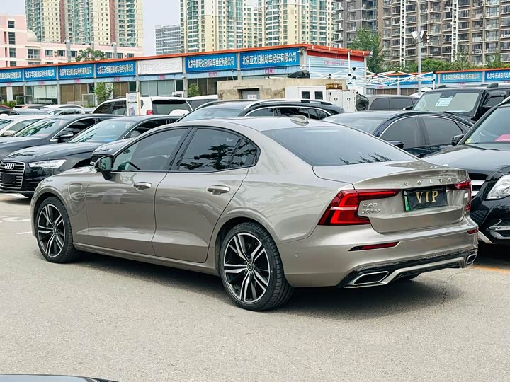Volvo S60 Hybrid 2021 2021款 T8 E驱混动 四驱智雅运动版