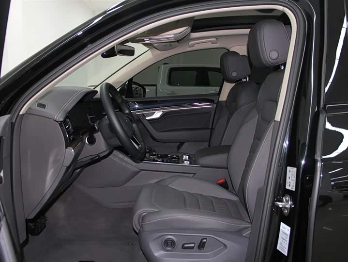 Volkswagen Touareg 2022 2022款 3.0TSI 锐享版 曜黑运动套装