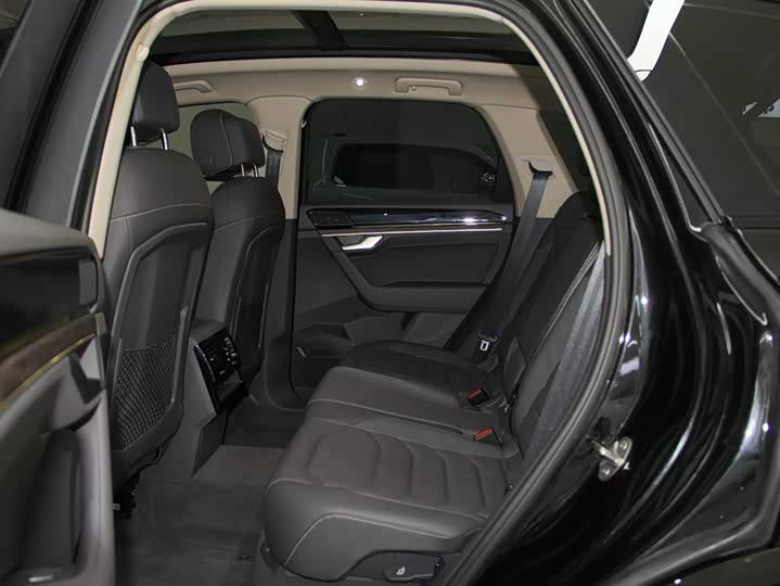 Volkswagen Touareg 2022 2022款 3.0TSI 锐享版 曜黑运动套装
