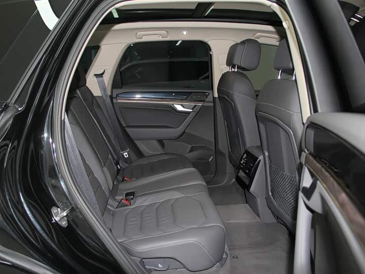 Volkswagen Touareg 2022 2022款 3.0TSI 锐享版 曜黑运动套装