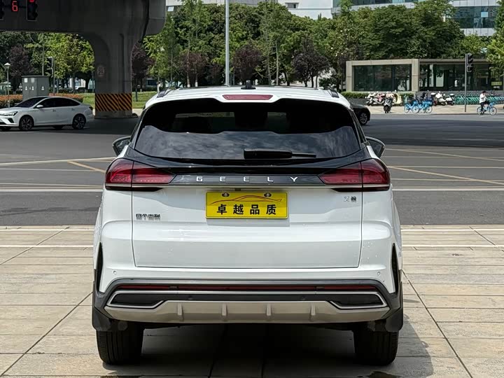 Фото 5 - Geely Atlas
